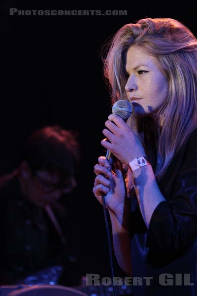 STILL CORNERS - 2012-03-26 - PARIS - Divan du Monde - 